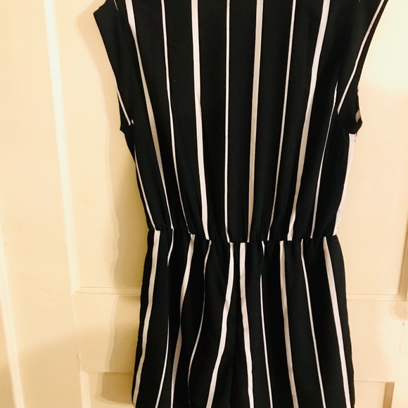 Flattering black & white striped  faux wrap romper - Picture 2 of 3